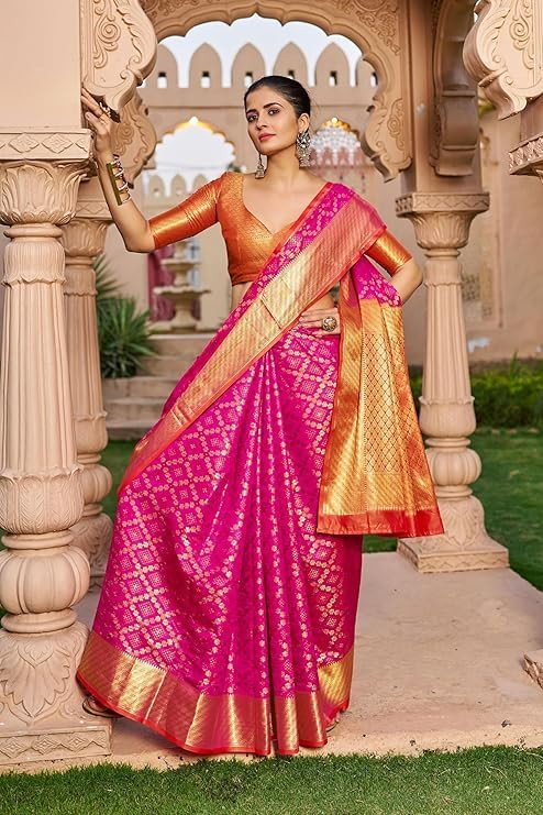 Women's Patola Silk Saree With Unstitched Boluse Piece